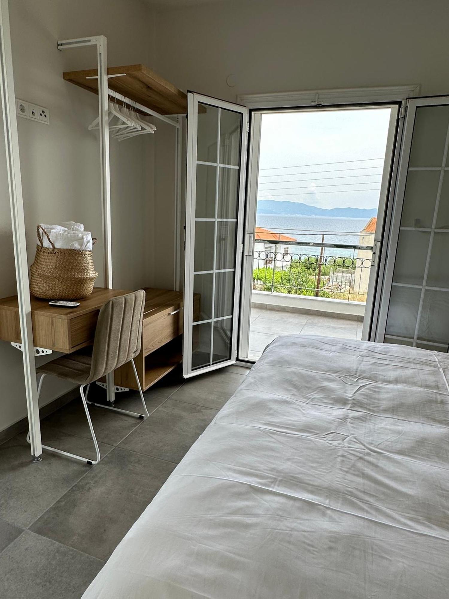 Villa Eleni Greece - Wonderful Sea View Studios Nea Roda Exteriér fotografie